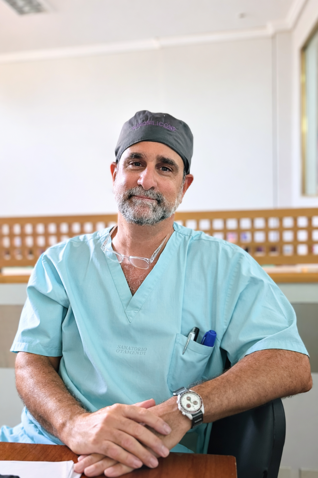 Dr. Damián Wengrowicz — Cirujano Plástico